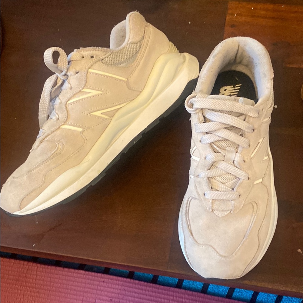 New Balance light Gray Sneakers